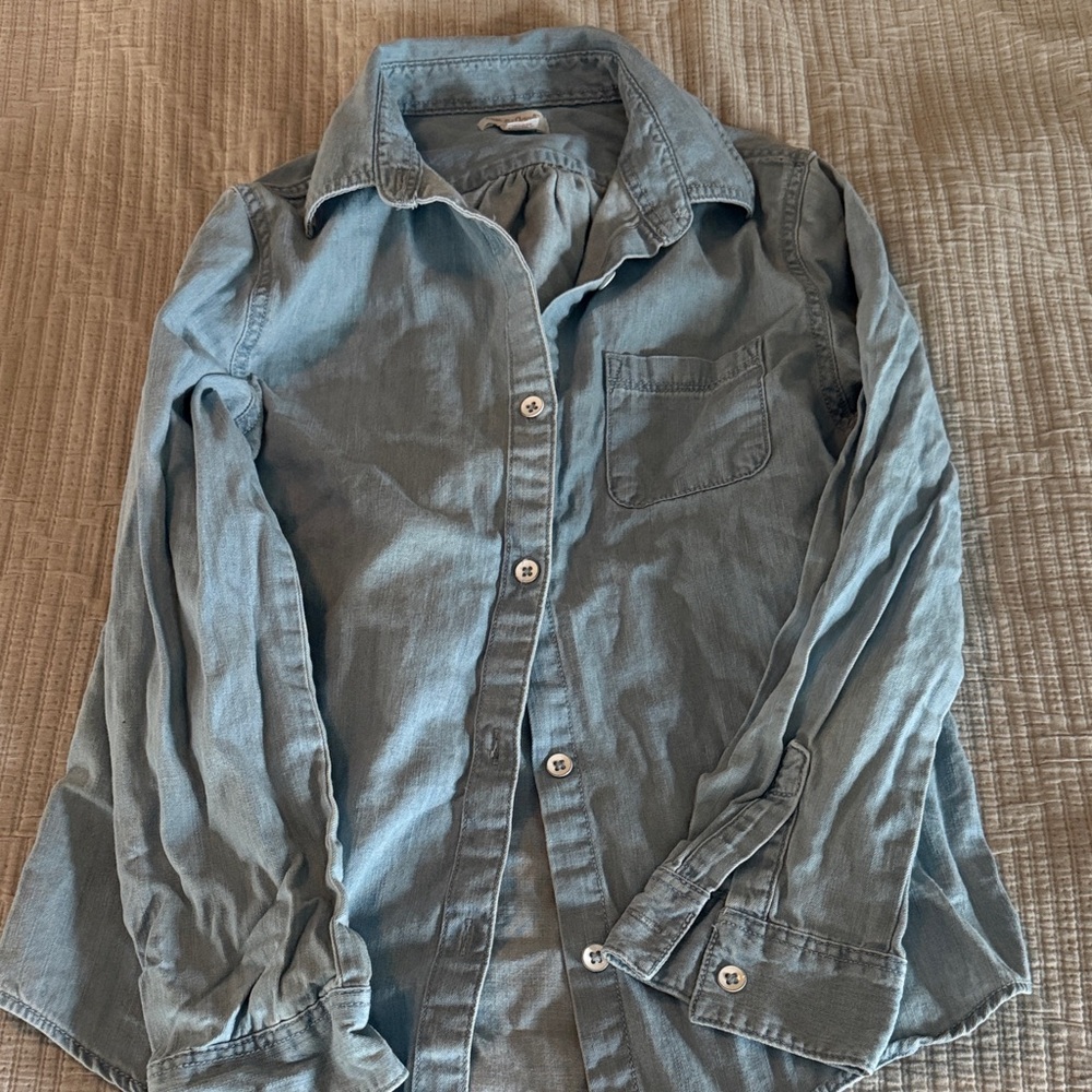 Cat & Jack girls long sleeve button down shirt.  Light denim color. 100% cotton